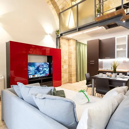 Stazione & Politecnico Stylish With Netflix バーリ