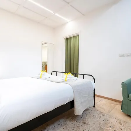 Stazione & Politecnico Stylish With Netflix アパート *