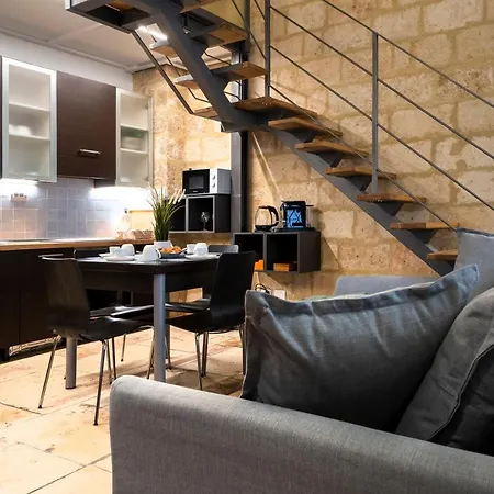 Stazione & Politecnico Stylish With Netflix アパート